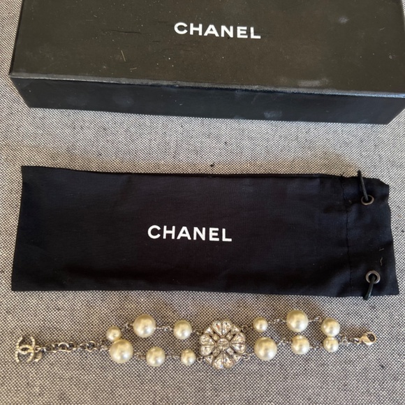 Chanel Faux Pearl and Crystal Cluster Bracelet From Autumn 2008 Collection - Picture 13 of 16